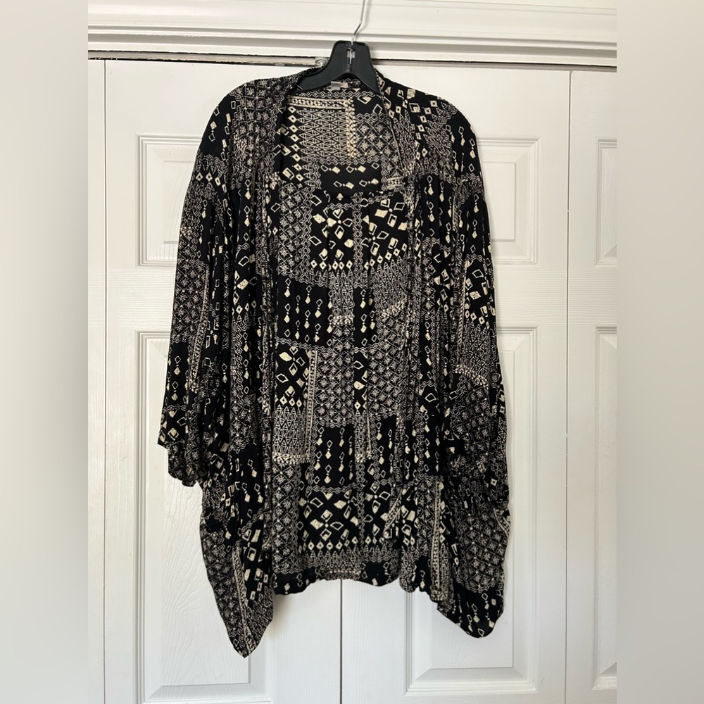Boho shawl with sleeves
